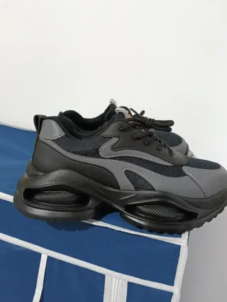 Zapatillas de seguridad negras y grises