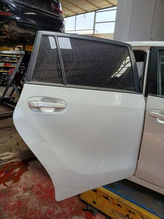 PUERTA TRASERA DERECHA TOYOTA VERSO (AUR2/ZGR2)