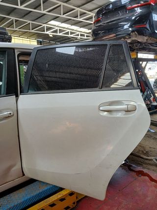 PUERTA TRASERA IZQUIERDA TOYOTA VERSO (AUR2/ZGR2)