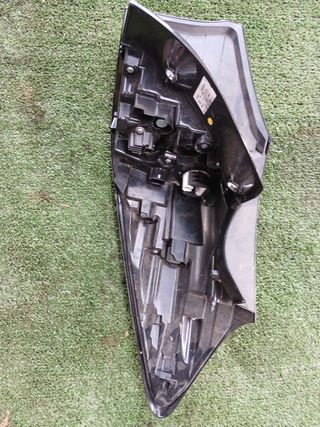 PILOTO TRASERO IZQUIERDO TOYOTA YARIS CROSS