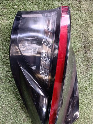 PILOTO TRASERO DERECHO TOYOTA YARIS CROSS