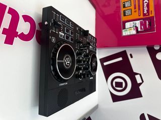 Mesa DJ Numark Party Mix