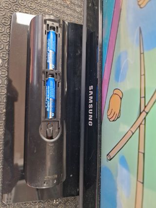 Televisor LED Samung Ue24h4003av