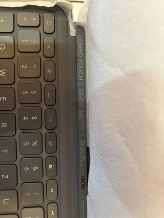 Funda Teclado Logitech Combo Touch iPad Air