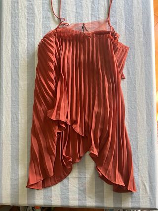 Top Zara volante delantero y plisada talla s teja