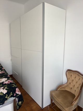 Armario Conforama puertas correderas 2 mts x 2mts