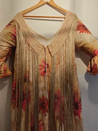 Traje Flamenca Estampado Beige y tonos calidos