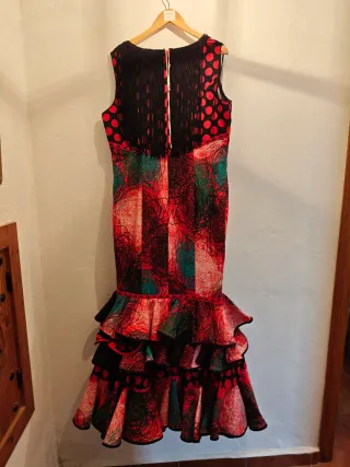 Traje Flamenca Estampado Sin Mangas.