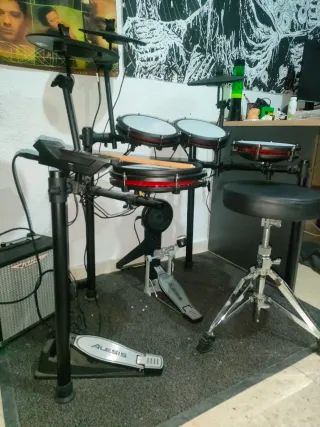 Batería Electrónica Alesis Nitro Max