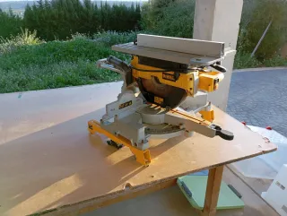 Ingletadora telescópica DEWALT
