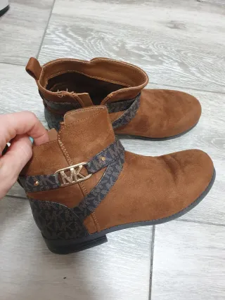 Botines Michael Kors Marrones con Logo