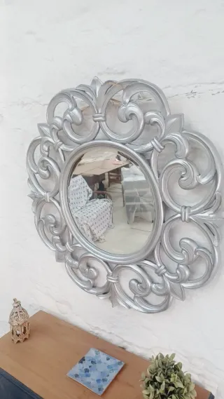 Espejo decorativo plateado