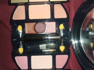 Set de maquillaje con espejo