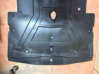 758923588R  CUBRE CARTER RENAULT KADJAR 2020