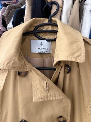 Gabardina Stradivarius Beige
