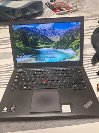 Portátil Lenovo ThinkPad Negro