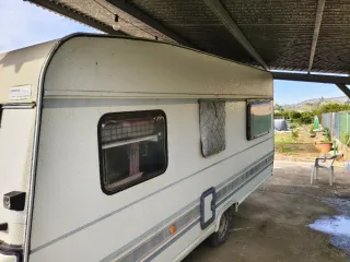 Caravana fija para campo o parcela