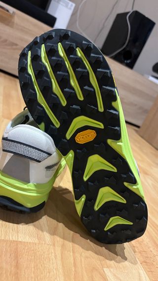 Zapatillas Altra Verdes y Blancas