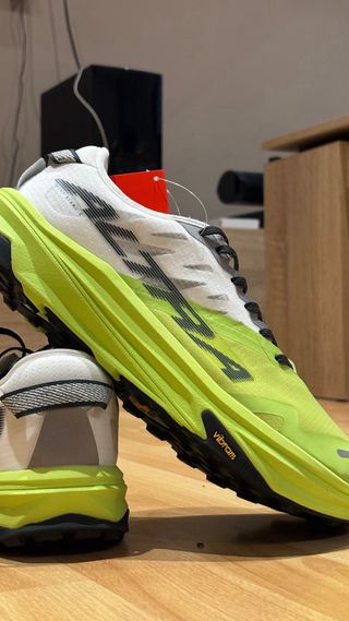 Zapatillas Altra Verdes y Blancas