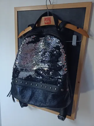 Mochila lentejuelas negra y plateada