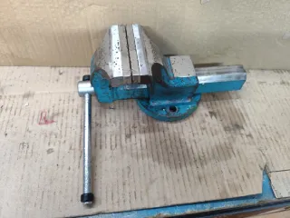 Tornillo de banco azul medidas en las fotos,