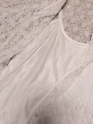 Blusa blanca encaje con camiseta interior