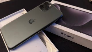 iPhone 11 Pro 64GB Verde/Gris