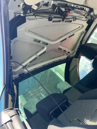 Renueva tu coche.  Tapizamos el techo y cartonera.