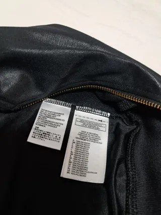 Chaqueta Adidas Respect Me Negra Dorada