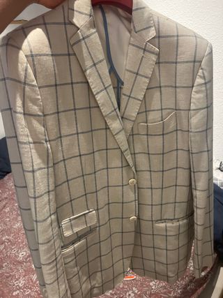 Alvaro Moreno americana cuadros beige y azul