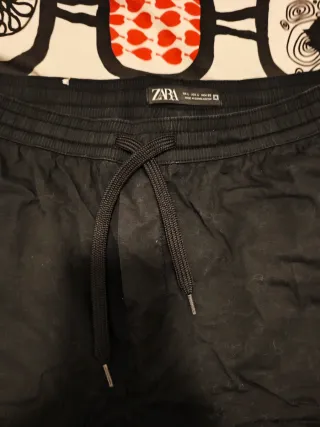 Pantalón jogger negro Zara