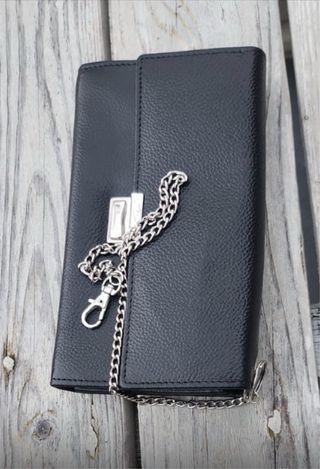 Cartera MOTERA Piel Negra con Cadena
