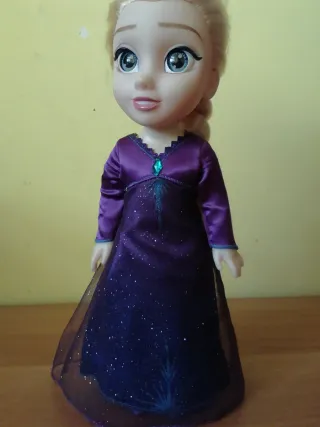 Bambola Elsa Frozen - Abito Viola Scintillante lum