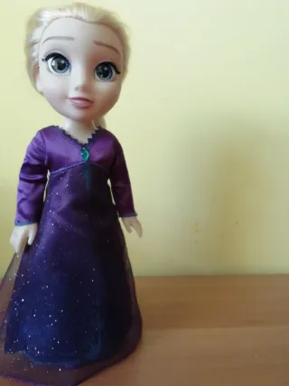 Bambola Elsa Frozen - Abito Viola Scintillante lum
