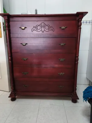 Cómoda antigua de madera 5 cajones