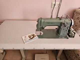 Máquina de coser Refrey 427