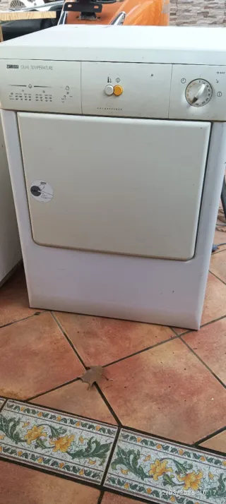 Secadora Zanussi Dual Temperature