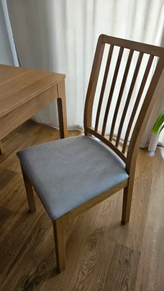 Mesa de comedor y 2 sillas de madera IKEA