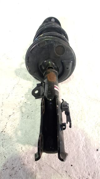 AMORTIGUADOR DELANTERO IZQUIERDO TOYOTA AURIS 810678