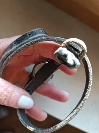 Orologio da polso marrone e ottone imbrunito