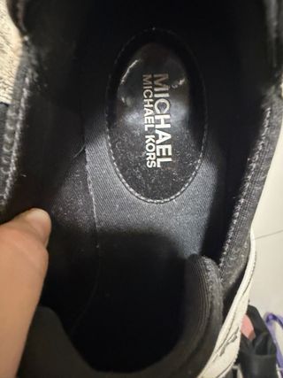 Zapatillas Michael Kors Negras y Blancas