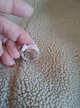 Anillo de plata con circonita