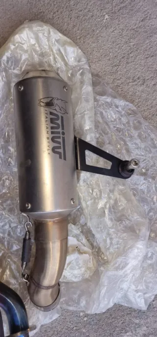 Cola de escape Mivv Original