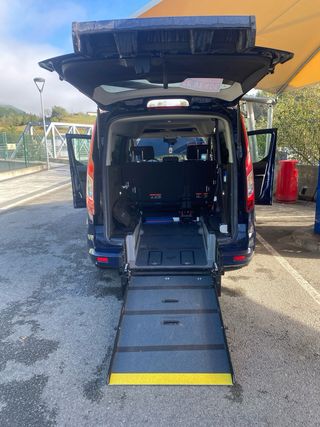 Ford Grand Tourneo Connec 2016