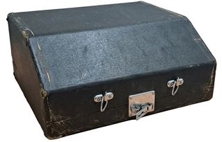 Maletín antiguo máquina de escribir