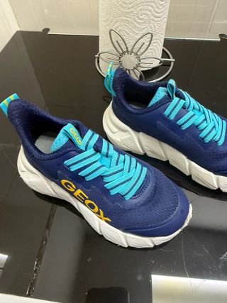 Deportivos niño Geox talla 28