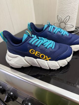 Deportivos niño Geox talla 28