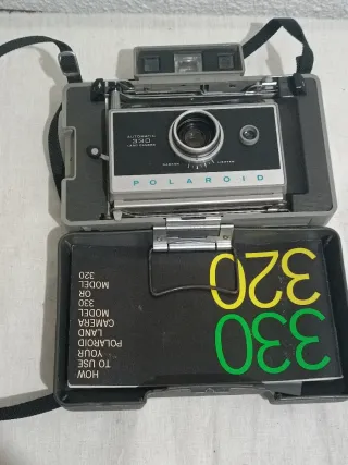 Cámara Polaroid Automatic 330 Land Camera