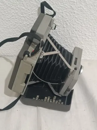 Cámara Polaroid Automatic 330 Land Camera