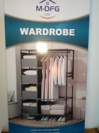 Organizzatore armadio con cassetti e appendiabiti